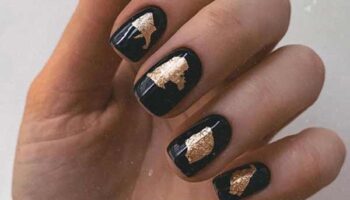 Black nails design