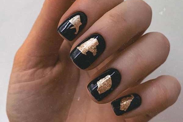 Black nails design