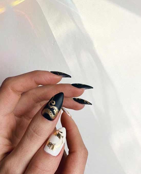 Black nails everyday design