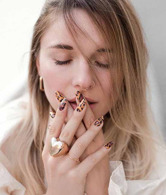 Les principales tendances en design d'ongles automne 2021: nouvelles photos