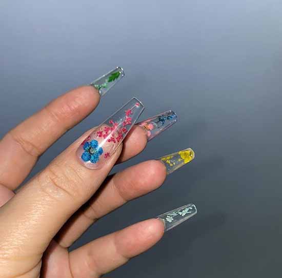 Les principales tendances en design d'ongles automne 2021: nouvelles photos