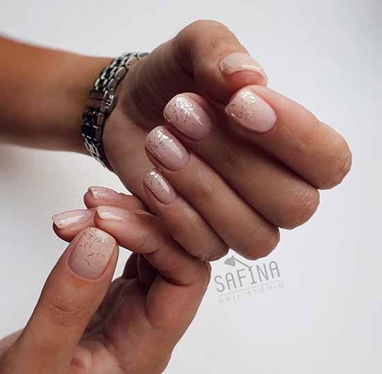 Manucure avec des paillettes sur le bout des ongles : photos, nouveautés