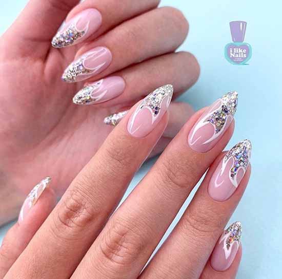 Manucure avec des paillettes sur le bout des ongles : photos, nouveautés