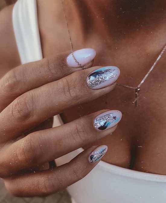 Manucure avec des paillettes sur le bout des ongles : photos, nouveautés