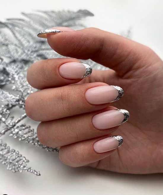 Manucure avec des paillettes sur le bout des ongles : photos, nouveautés