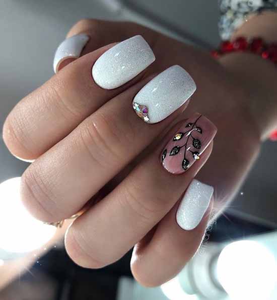 Nail design with rhinestones 2021: photos, exquisite novelties