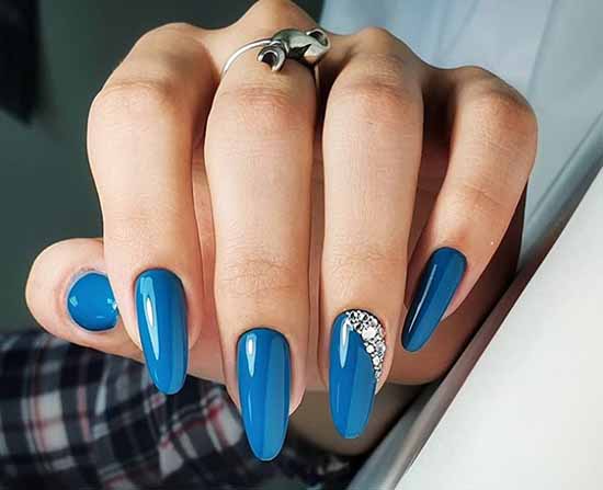 Nail design with rhinestones 2021: photos, exquisite novelties