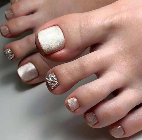 Sequins and rhinestones pedicure design