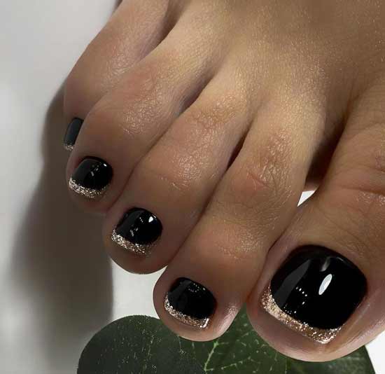 Black shiny pedicure