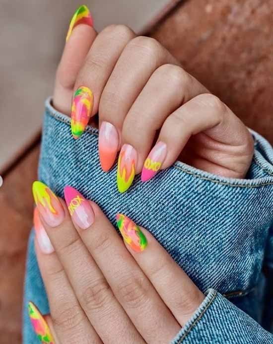 Bright jacket 2021: photo-novelties of bright nail design