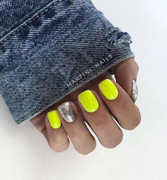 Glitter neon on short nails