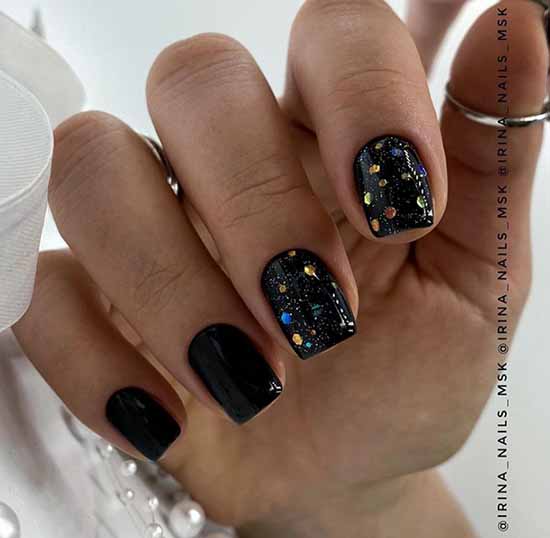 Glitter nail design: new manicure in the photo