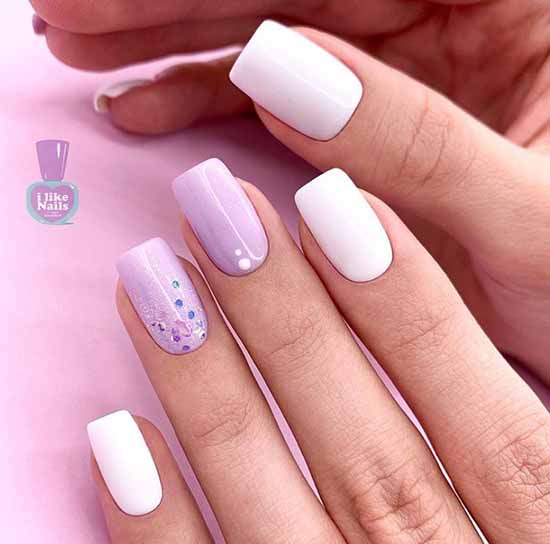 Conception d'ongles scintillants: nouvelle manucure sur la photo