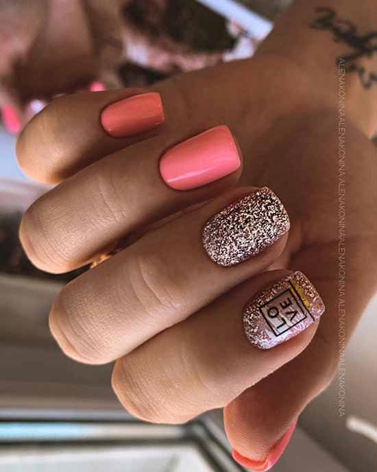 Glitter nail design: new manicure in the photo