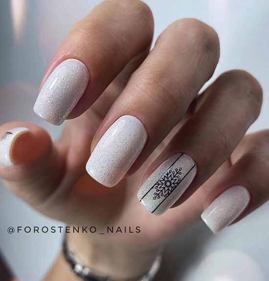 Glitter nail design: new manicure in the photo