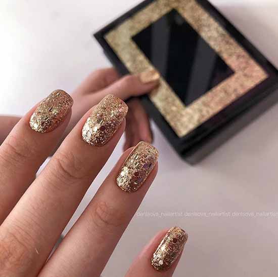 Glitter nail design: new manicure in the photo