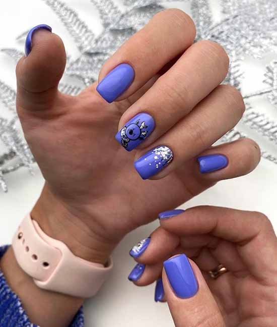 Glitter nail design: new manicure in the photo