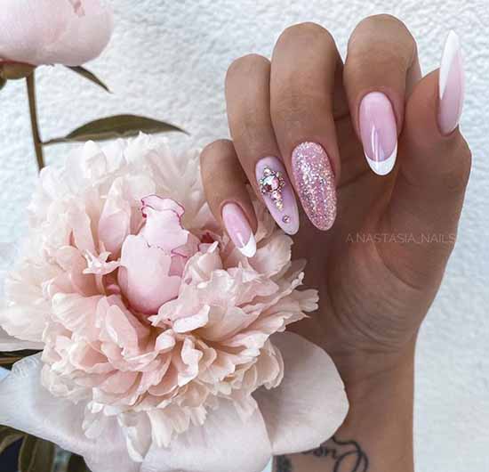 Glitter nail design: new manicure in the photo