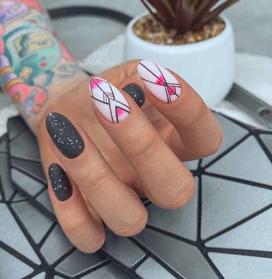 Conception d'ongles scintillants: nouvelle manucure sur la photo