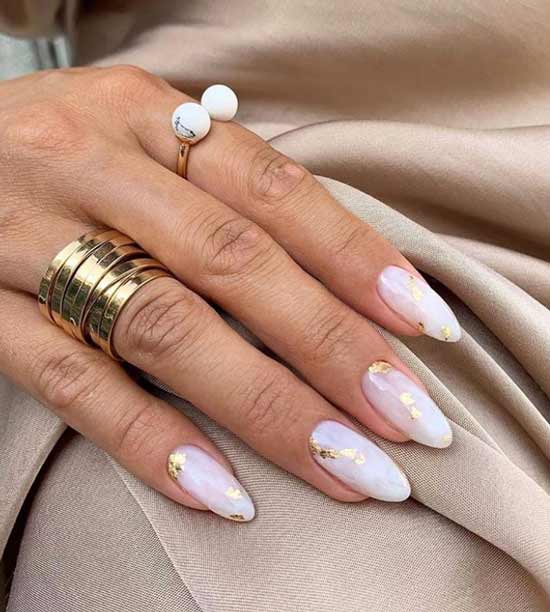 Light manicure with potal foil