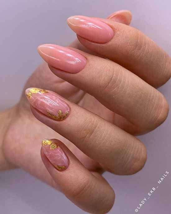 Conception d'ongles en feuille: photo, nouveautés de manucure à la mode