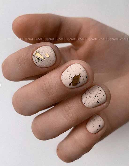 Conception d'ongles en feuille: photo, nouveautés de manucure à la mode