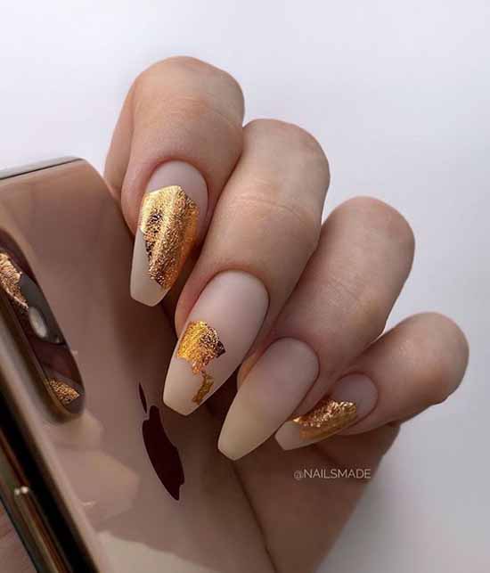 Foil nail design: photo, fashionable manicure novelties