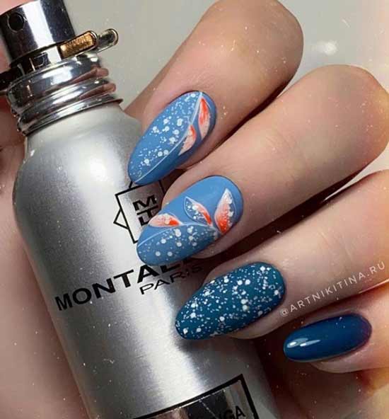 Feuilles de toile d'araignée sur les ongles