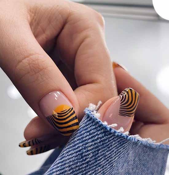 French manicure with a pattern: French novelties 2021