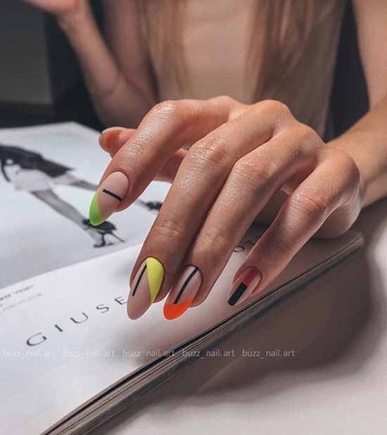 French manicure with a pattern: French novelties 2021