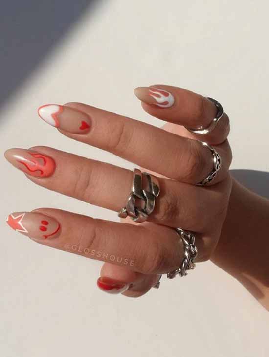 French manicure with a pattern: French novelties 2021