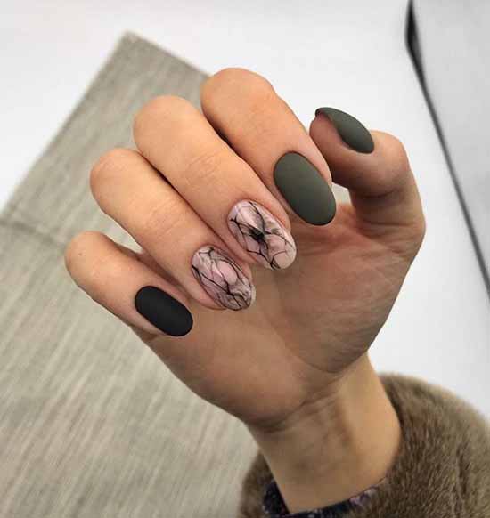 Beaux ongles mats: design, nouvelle manucure sur la photo