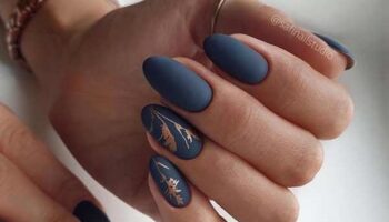 Matte dark manicure photo