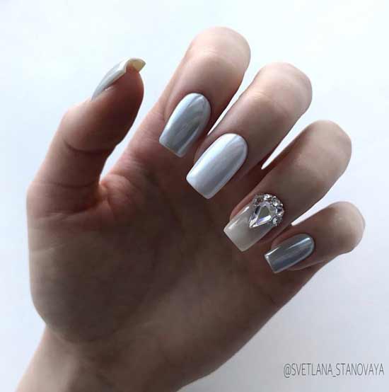 Manicure white with silver