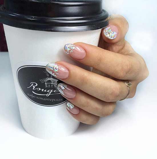 New Year's manicure with foil on the tips of the nails