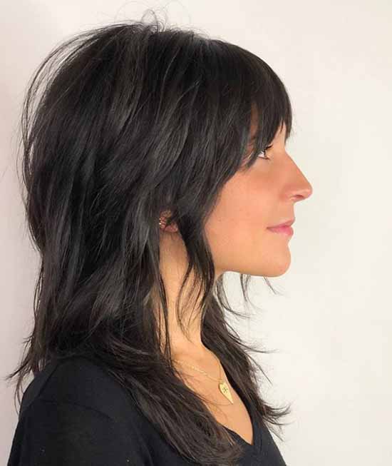 Coupes de cheveux à la mode pour les cheveux mi-longs 2021: photos, tendances