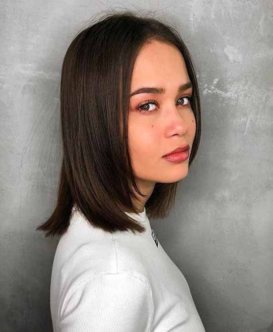 Fashionable haircuts for shoulder-length hair 2021: photos, trends