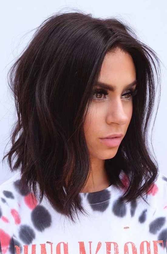 Fashionable haircuts for shoulder-length hair 2021: photos, trends