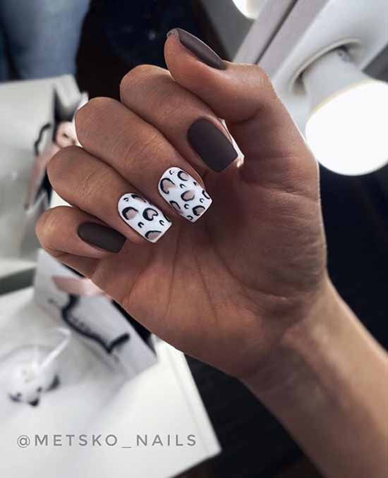 Ongles blancs avec des motifs: nouveaux articles, idées de manucure sur la photo