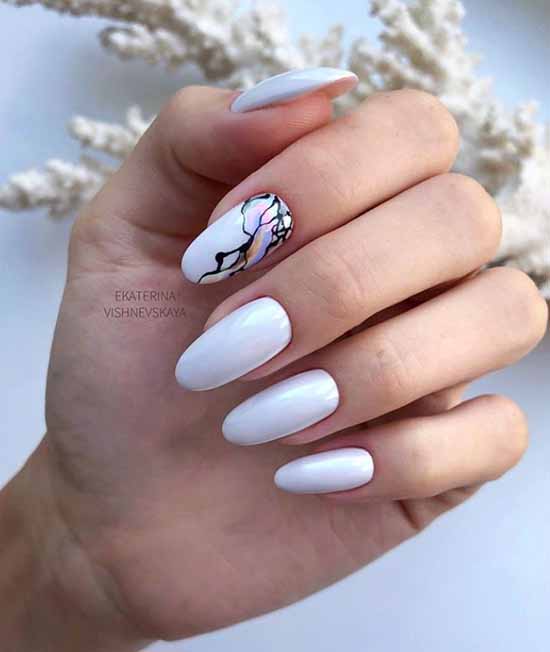 White nails with designs: new items, manicure ideas in the photo