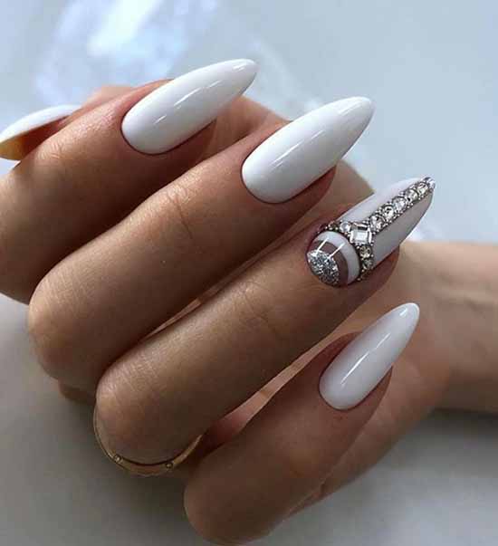 White nails with designs: new items, manicure ideas in the photo