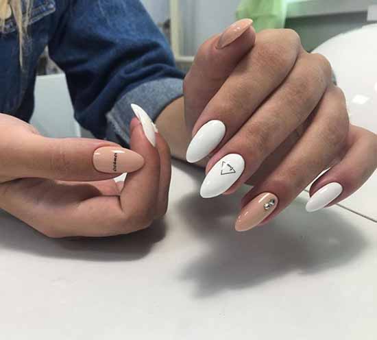 White nails with designs: new items, manicure ideas in the photo