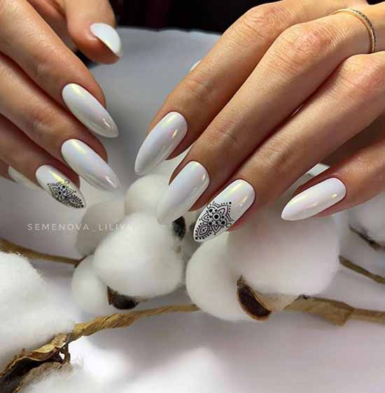 White nails with designs: new items, manicure ideas in the photo