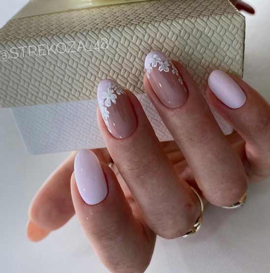 French with design on nails oval