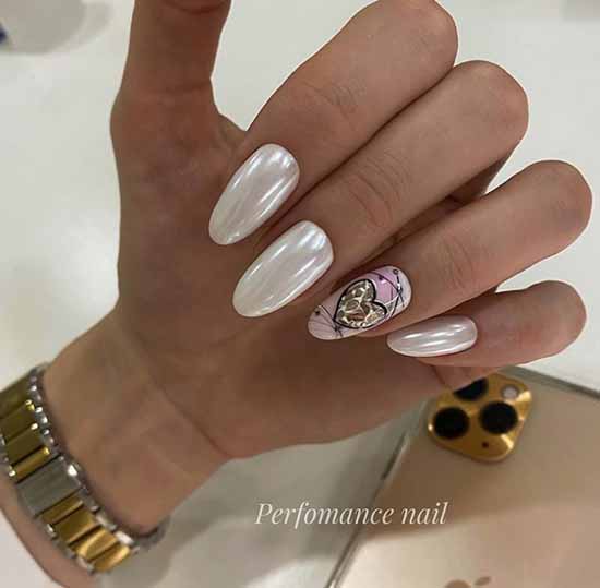 Ongles pointus avec frottement