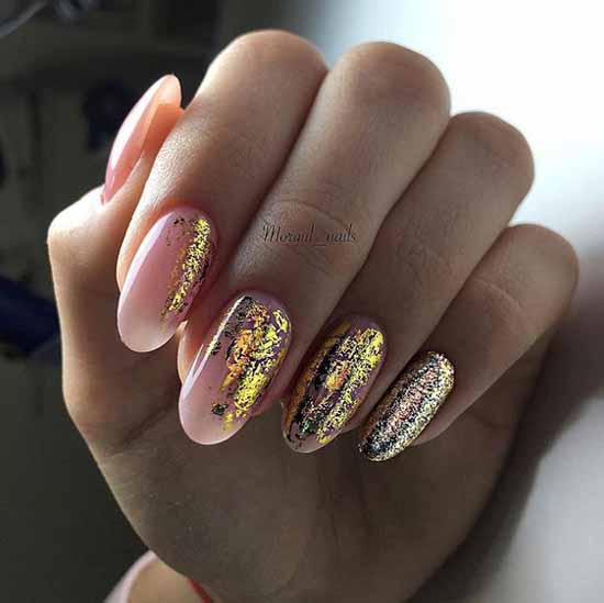 Gold and silver in fashionable winter manicure