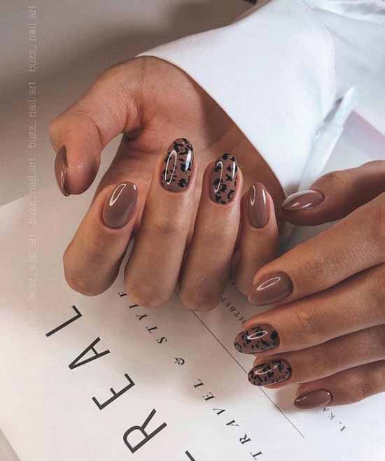 Brown manicure winter