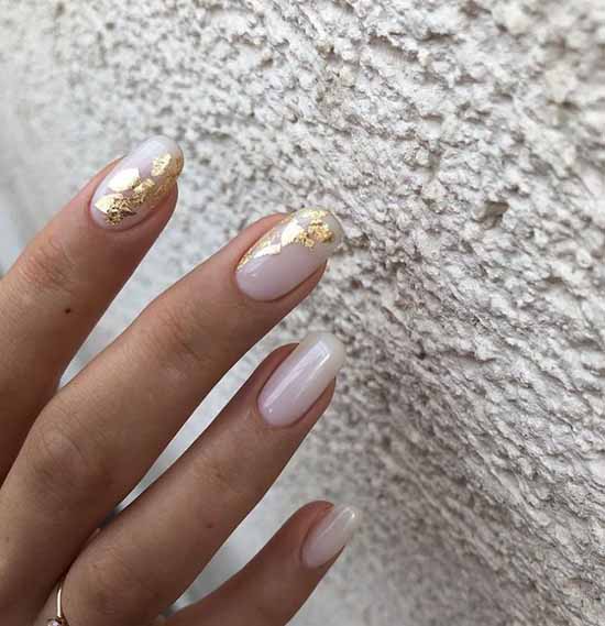 Nude manicure with foil winter