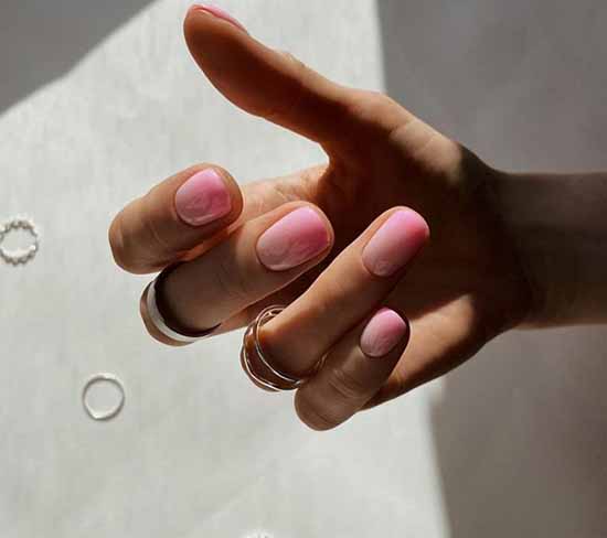 Manucure stylée pour ongles courts : +100 nouveautés sur la photo