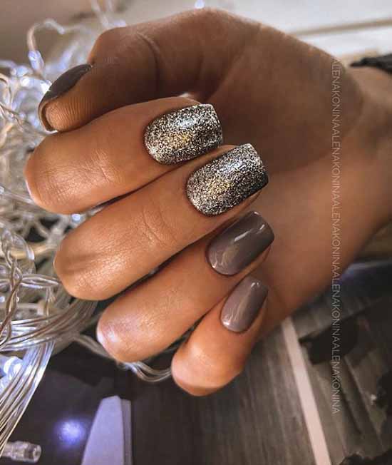 Paillettes sur deux ongles et beige foncé